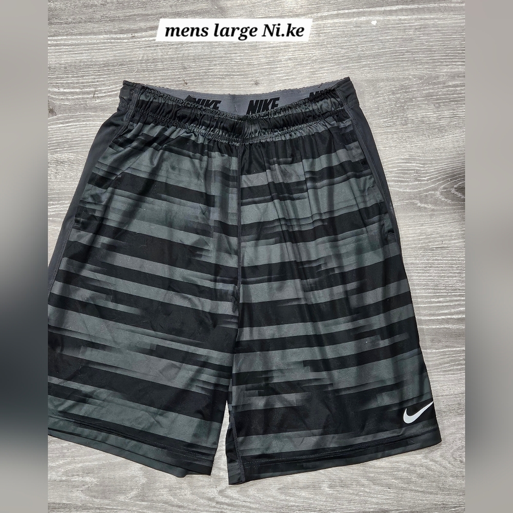 Nike Black Athletic Shorts for Performance
